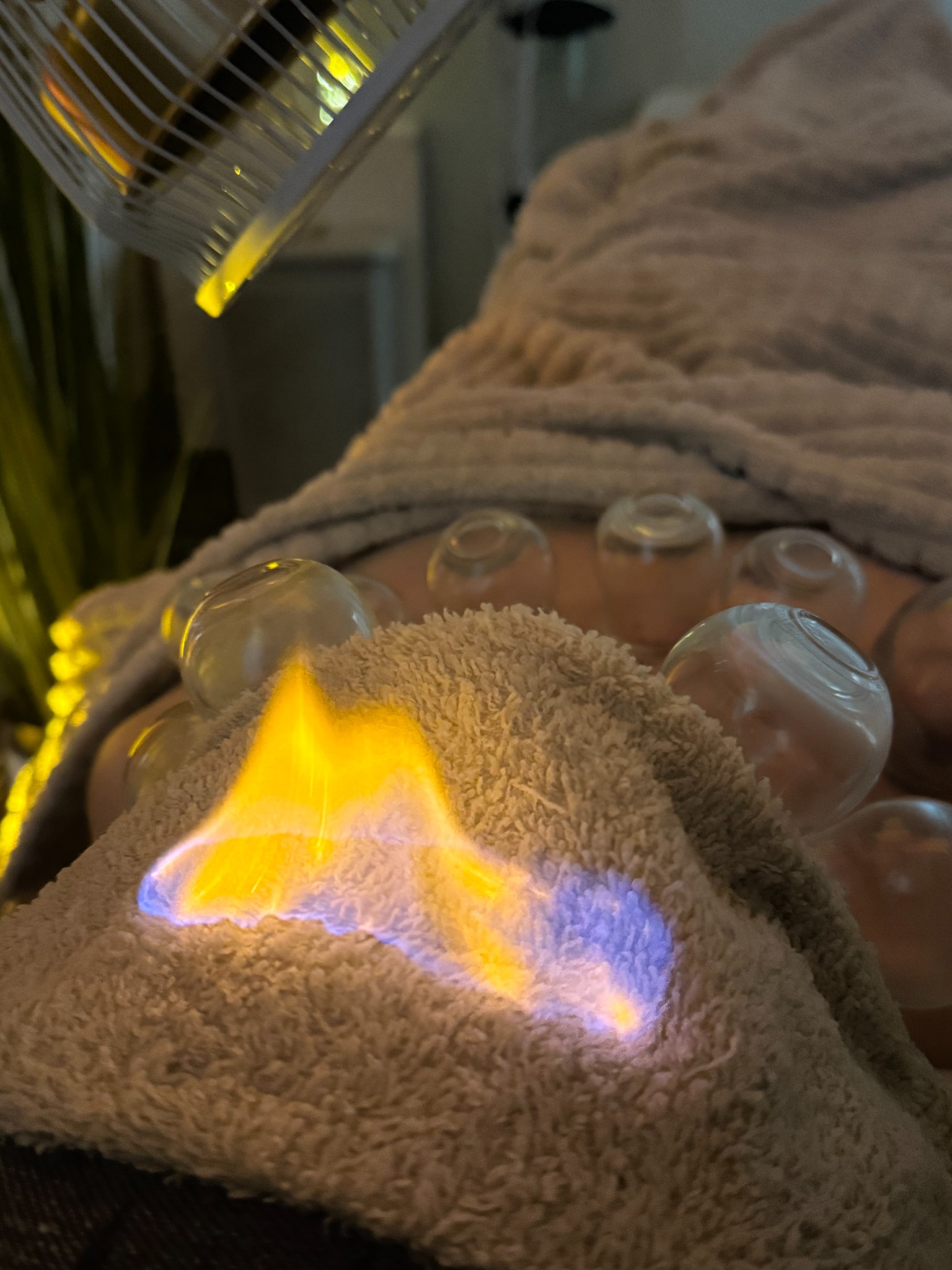 Rytuał z użyciem ognia i baniek w salonie O włos od SPA